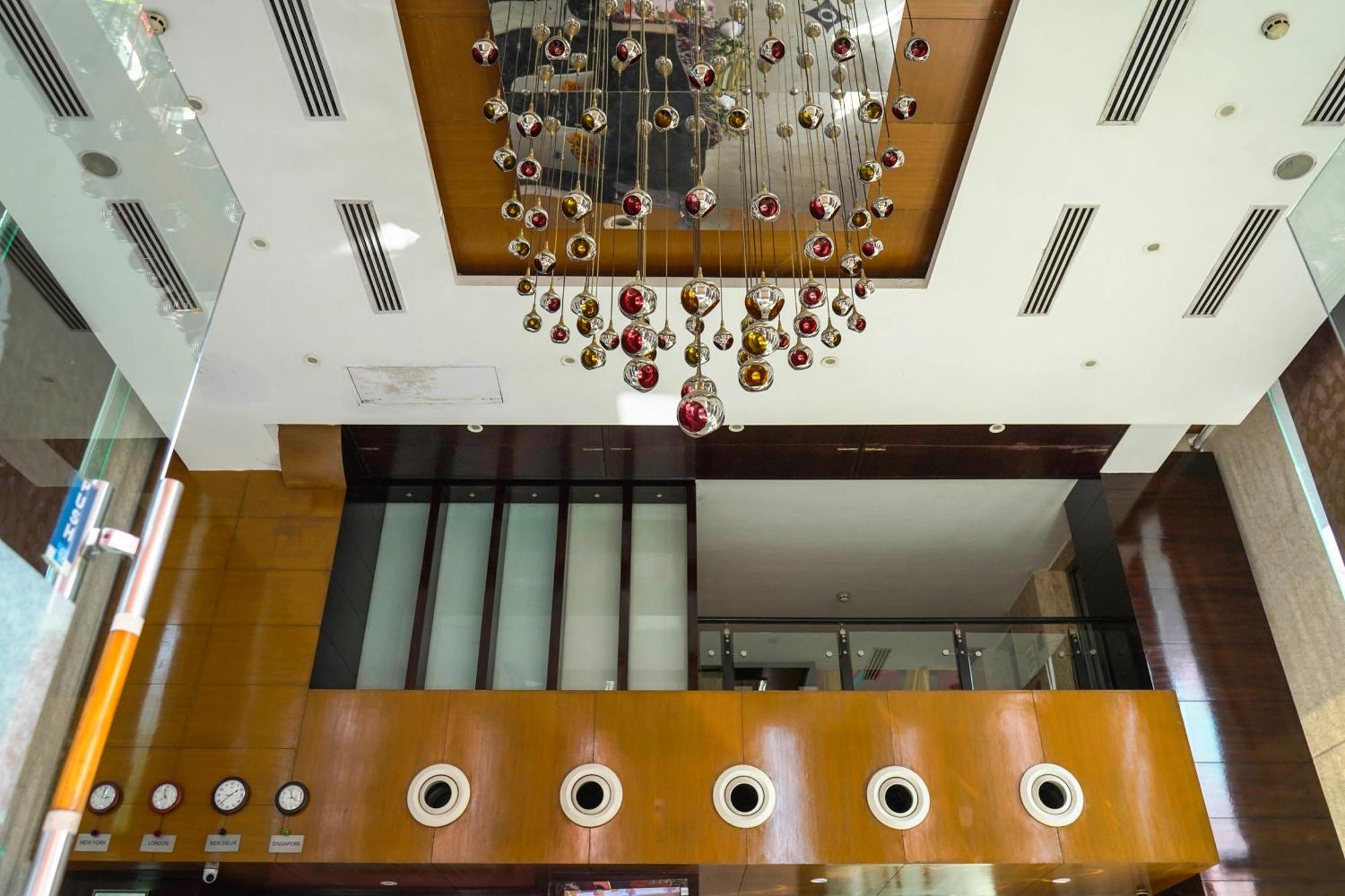 Treehouse Queens Pearl Gurgaon Esterno foto