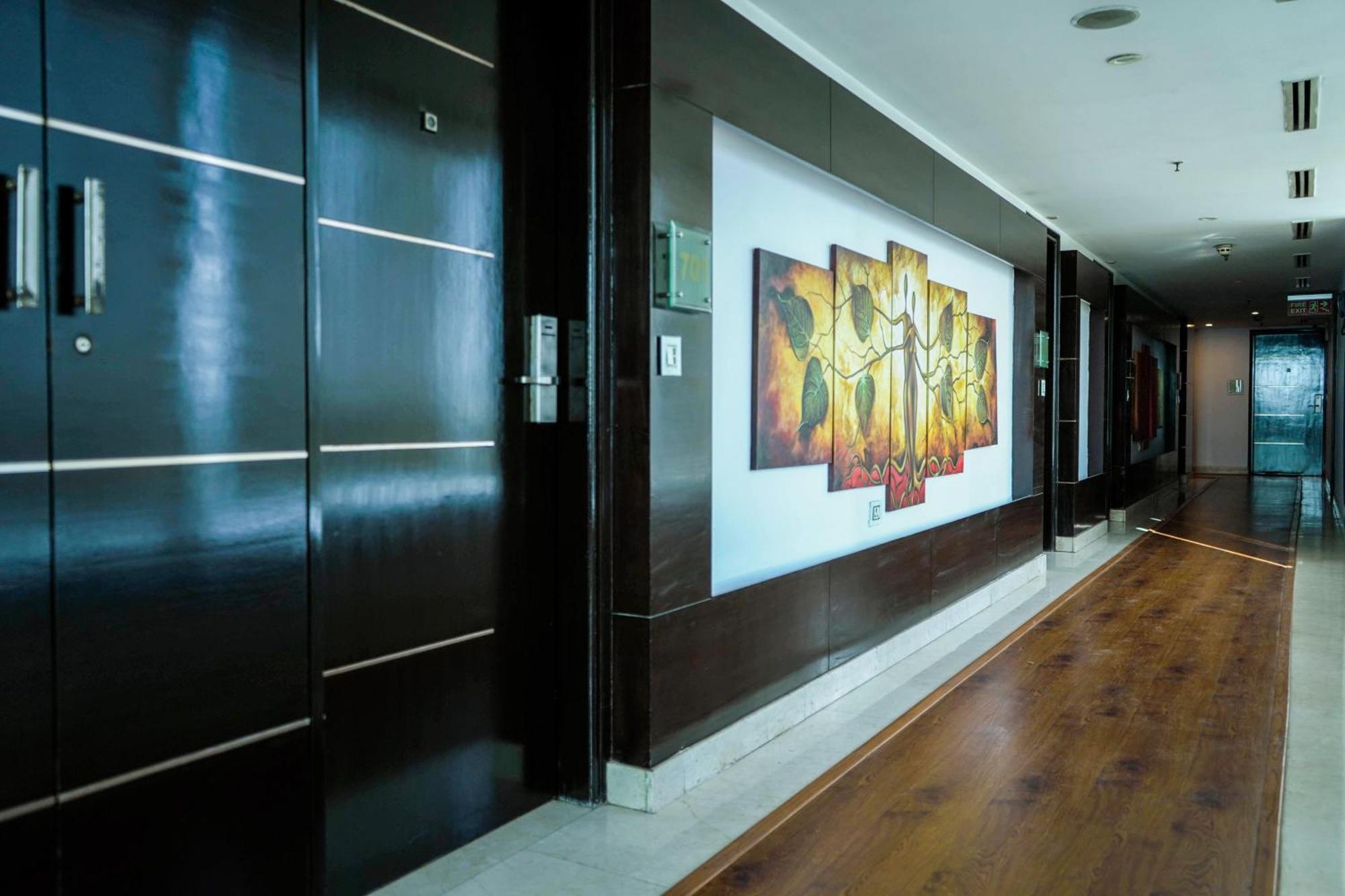 Treehouse Queens Pearl Gurgaon Esterno foto